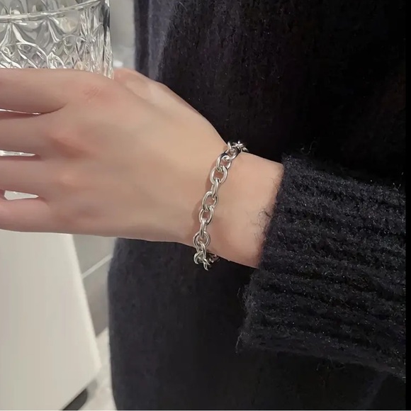 Madison Silver Chain Link Toggle Bracelet - Picture 3 of 3